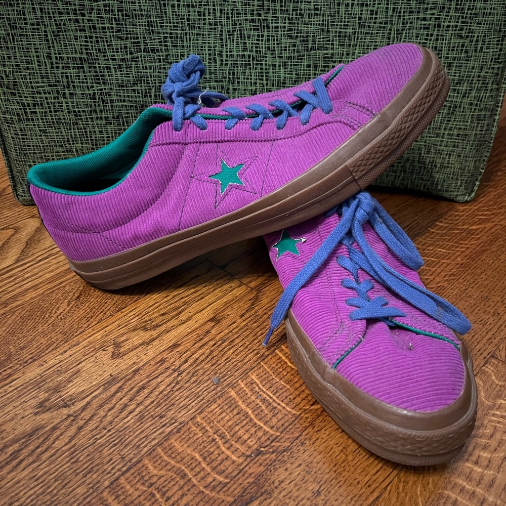 Custom Converse One Stars - Picture 2 of 4